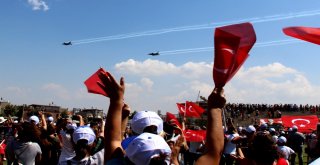 Sökede Solotürk Heyecanı Yaşandı