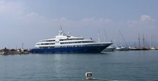 Abdli Kumarhaneler Kralının Yüzen Sarayı Kuşadasında