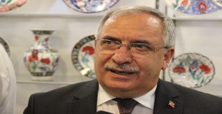 Vali, Basın Mensuplarının Bayramını Kutladı