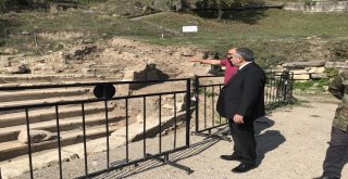 Başkan Ay Kazı Çalışmaları Yerinde İnceledi