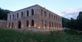 Kayme Sarayı Muhteşem Görüntüsü İle Göz Kamaştırdı