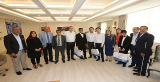 Belediye Başkanı Fatma Şahin Görme Engelli Öğrencileri Ağırladı