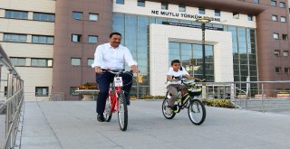 İki Hayali Vardı, İkisi De Gerçekleşti