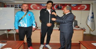 Başarılı Sporcu Altınla Ödüllendirildi