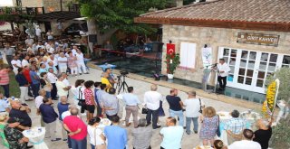 Sidede Girit Kahvesi Ve Atatürk Anıtı Açıldı