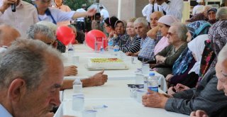 Huzurevinde Doğum Günü Sürprizi