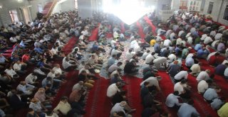 Peygamberler Şehrinde Binlerce Kişi Bayram Namazı İçin Balıklıgöle Akın Etti