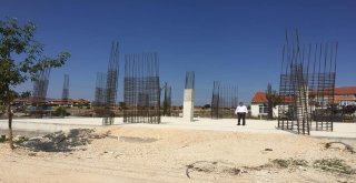 Başkan Yalçın Yüzme Havuzu İnşaat Çalışmalarını İnceledi