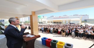 Tahmazoğlu, Öğrencileri Sevindirmeye Devam Ediyor