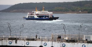 Gökçeadada Feribot Seferlerine Fırtına Engeli
