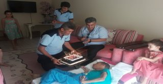 Yatalak Hastaya Doğum Günü Sürprizi