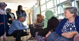 Fikret Yeni, Yaşlıları Ve Çocukları Unutmadı