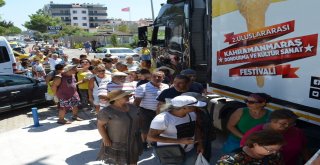 Didimliler Sıcak Havada Maraş Dondurmasıyla Serinledi