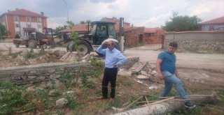 Aslanapada Mezarlık Ve Sokaklarda Temizlik Çalışmaları