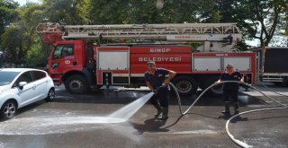 Sinopta Kaldırımlar Deterjanlı Su İle Yıkandı