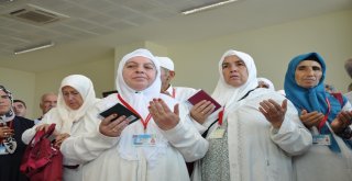 Hacı Adayları Dualarla Uğurlandı