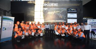 İzmit Belediyesi Gönüllü Arama Kurtarma Ekibi Sertifikalarını Aldı