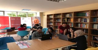 Gençler Geleceklerine Ümraniye Belediyesiyle Yön Veriyor