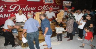 Elazığda 2 Tona Yakın Maraş Dondurması Dağıtıldı