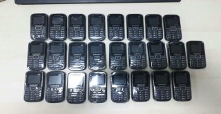 Vanda 25 Adet Kaçak Cep Telefonu Ele Geçirildi