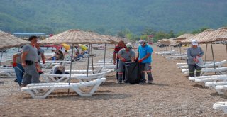 9 Günlük Tatilin Ardından Adrasan Sahili Temizlendi