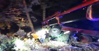 Traktörün Altında Kalan Kişi, Vinç Yardımıyla Kurtarıldı