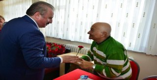 Şentop, Huzurevi Ve Sevgi Evinde Bayramlaştı