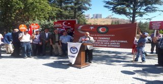 Hak-İş 15 Temmuz Şehitlerini Andı