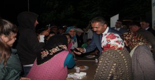 Yoğurtmaçlar Bizden, Çaylar Sizden