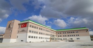 Başkan Akgünden Kumburgaza Muhteşem Bir Okul