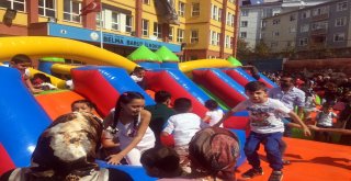 (Özel) Okula Başlayan Minikler Ailelerinden Ayrılırken Gözyaşı Döktü