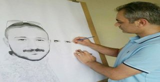 Karakalem İle Yapılan Resimler Fotoğrafı Aratmıyor