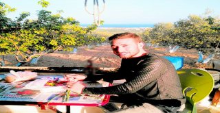 Yaptığı İşi Yarım Bırakınca, Bıçaklanıp Öldürüldü