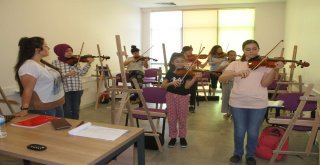 Sarıgöl Gençlik Merkezinde Kurslar Başladı