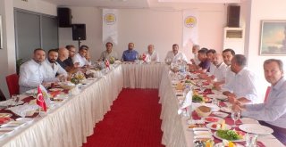 İş Adamları Kahvaltıda Buluştu
