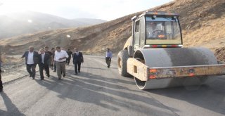 Hakkaride Yol Asfaltlama Çalışması