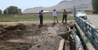 Köprüden Geçen Kanalizasyon Hattı Yenilendi